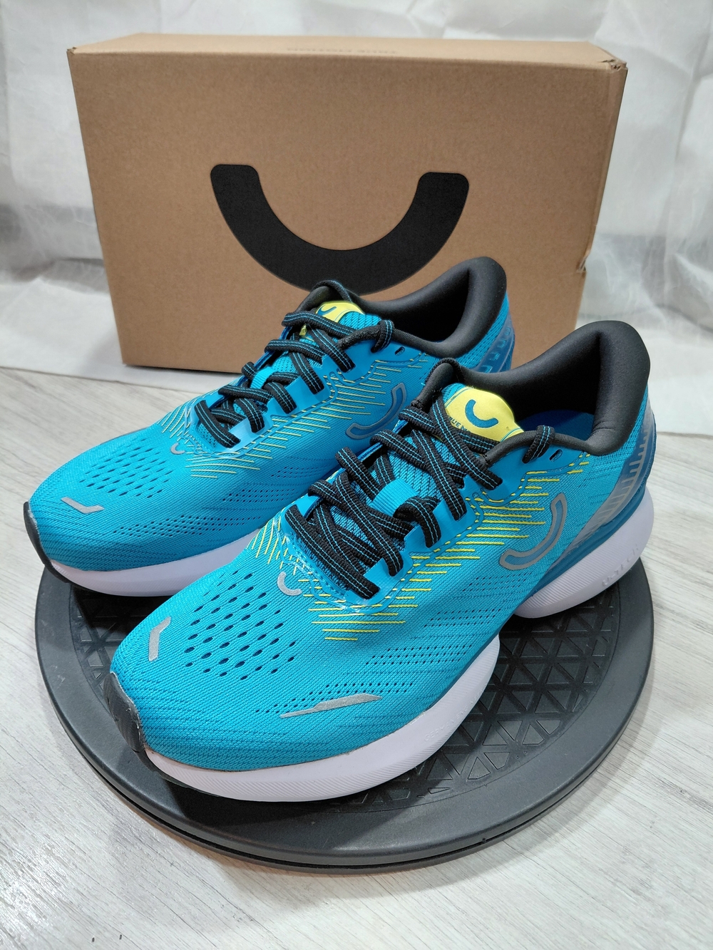 NEW True Motion U-Tech Nevos 3 Running Shoes Ocean Blue SIZE WOMEN 8.5 MENS 7